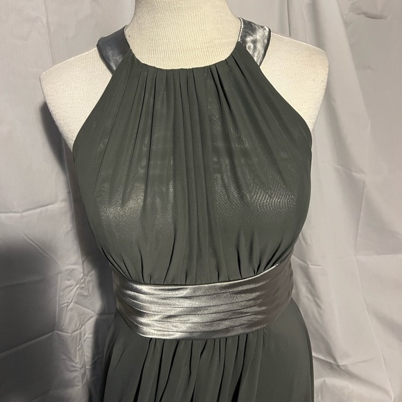 AW. Bridal Dress - Picture 4 of 5